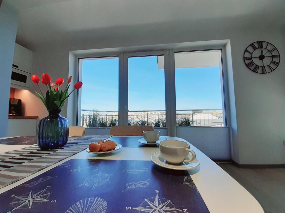 Apartament Kapitanski Mostek 17A Z Widokiem Na Port I Latarnie Morska Oraz Garazem Apartment Kolobrzeg Luaran gambar