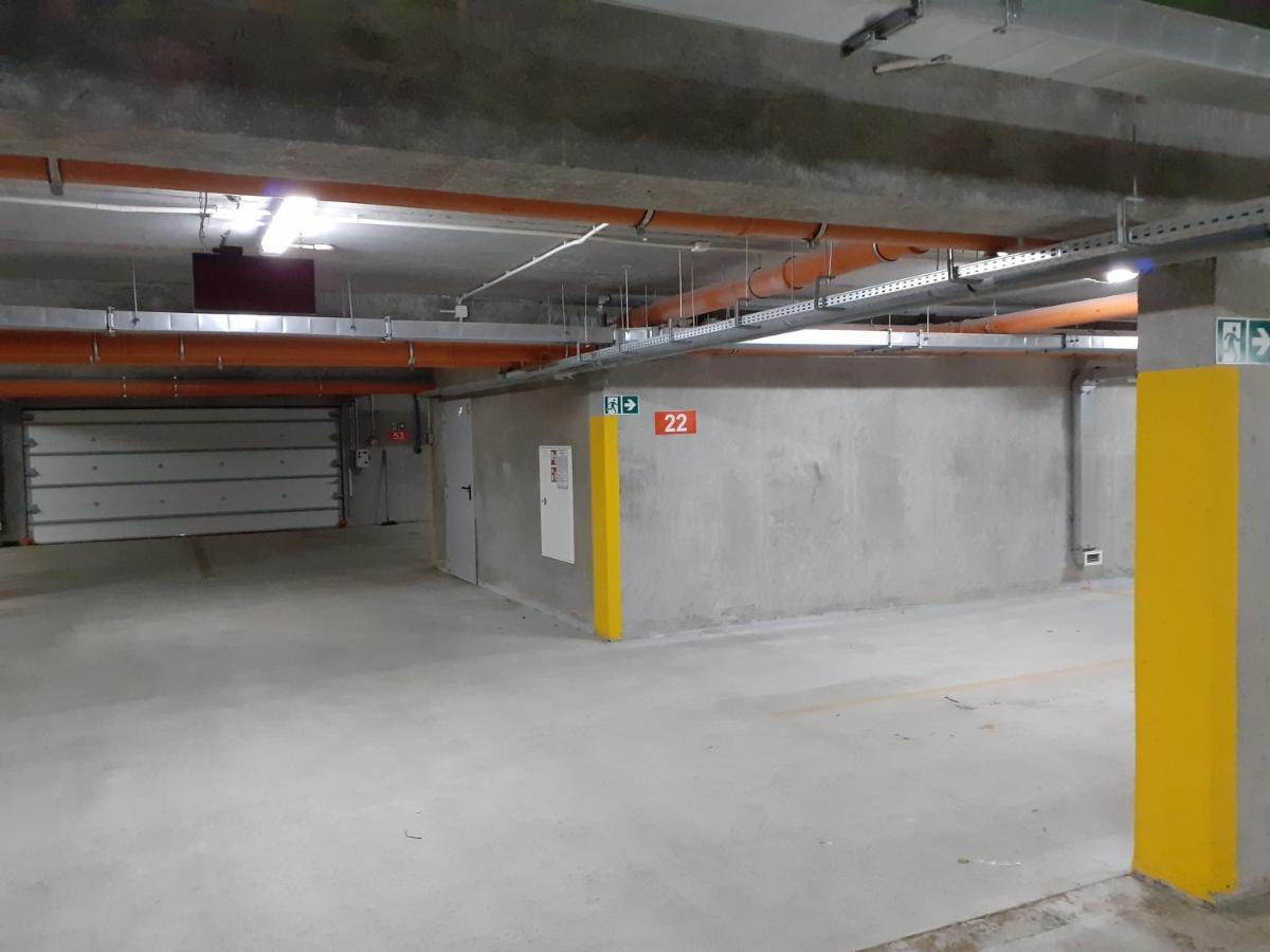 Apartament Kapitanski Mostek 17A Z Widokiem Na Port I Latarnie Morska Oraz Garazem Apartment Kolobrzeg Luaran gambar